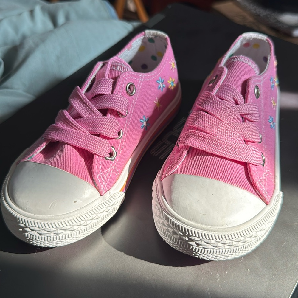 toddler girls shoes.
